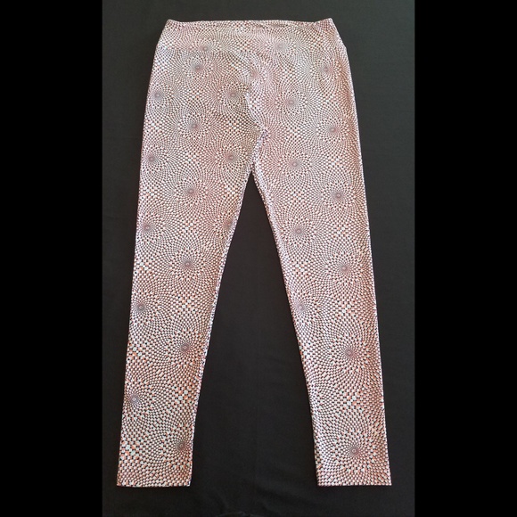 LulaRoe Leggings size Tall & Curvy - Picture 2 of 7